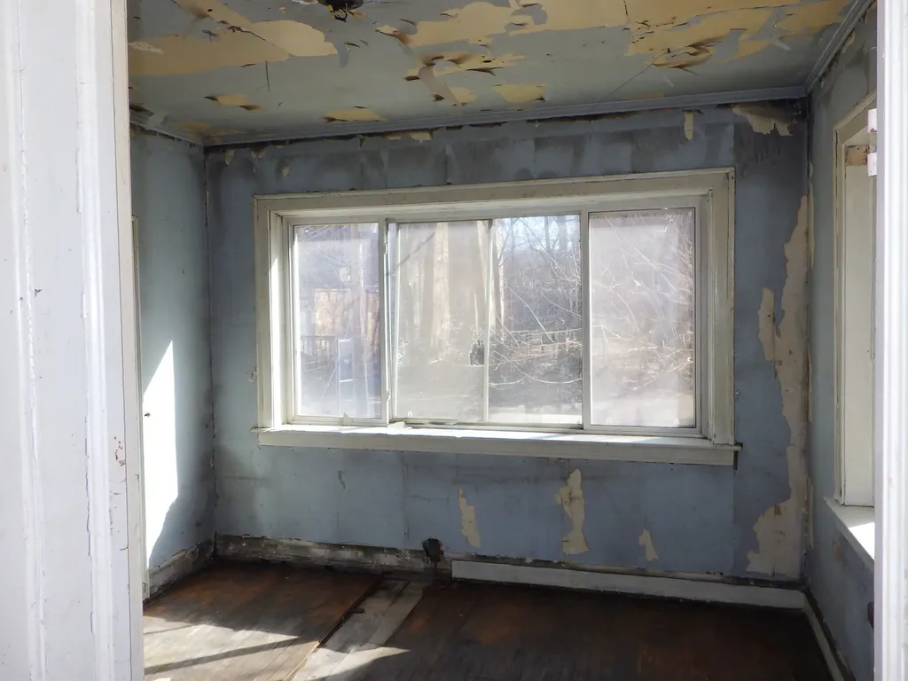 8223 South Ingleside Avenue Chicago IL 60619