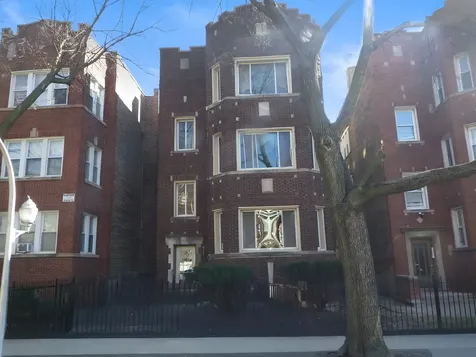 8223 South Ingleside Avenue Chicago IL 60619