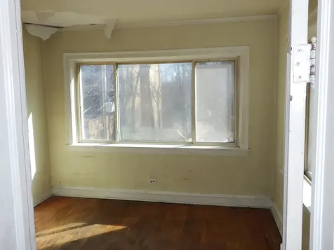 8223 South Ingleside Avenue Chicago IL 60619