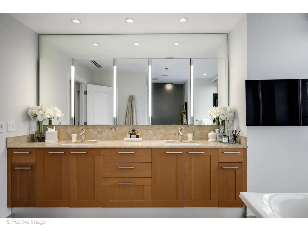 11 East Walton Street Chicago IL 60611