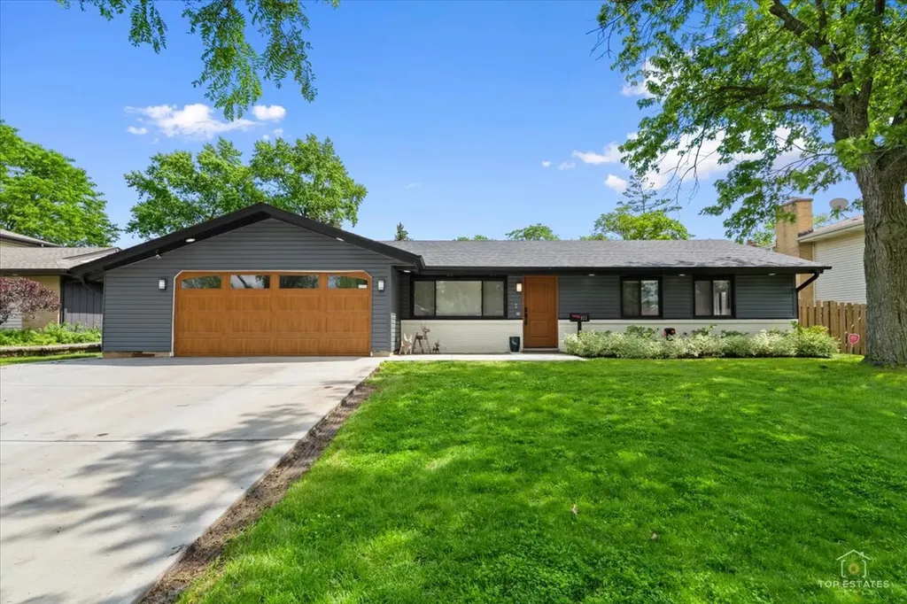 823 Georgean Lane Schaumburg IL 60193