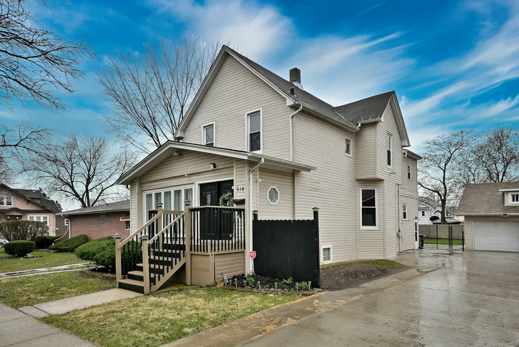 514 South 8th Avenue Maywood IL 60153