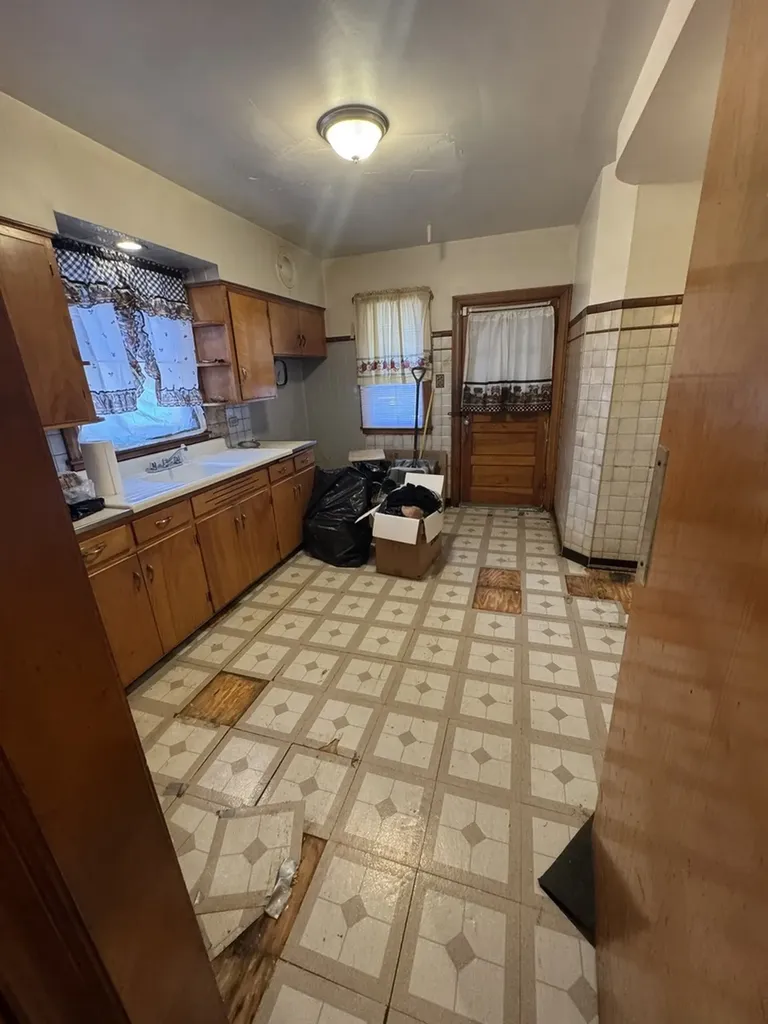 10210 South Prairie Avenue Chicago IL 60628
