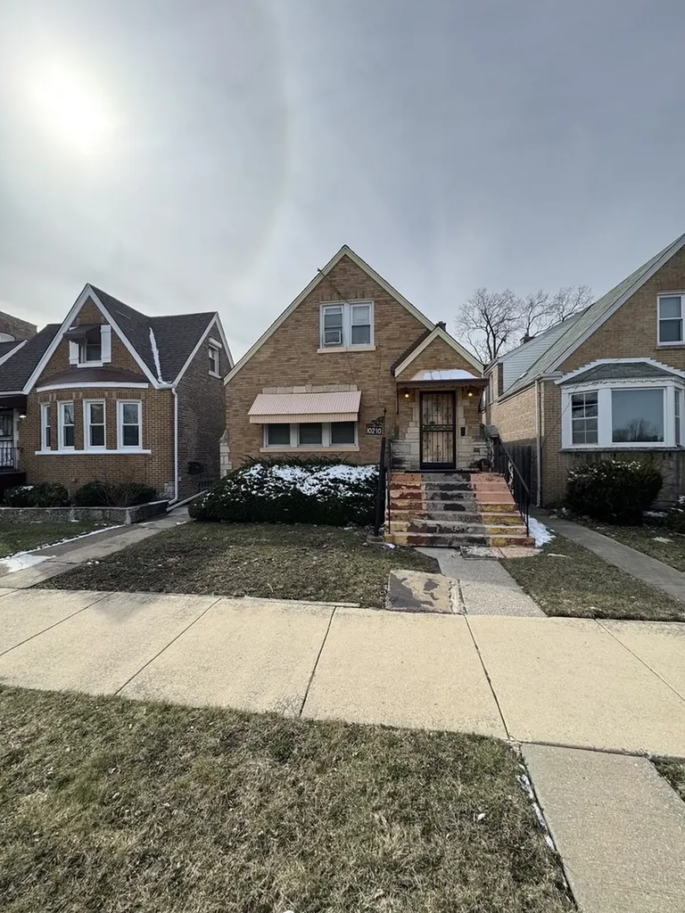 10210 South Prairie Avenue Chicago IL 60628