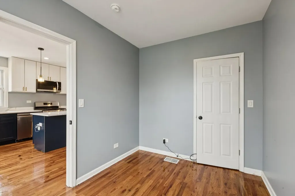 9935 South Winston Avenue Chicago IL 60643