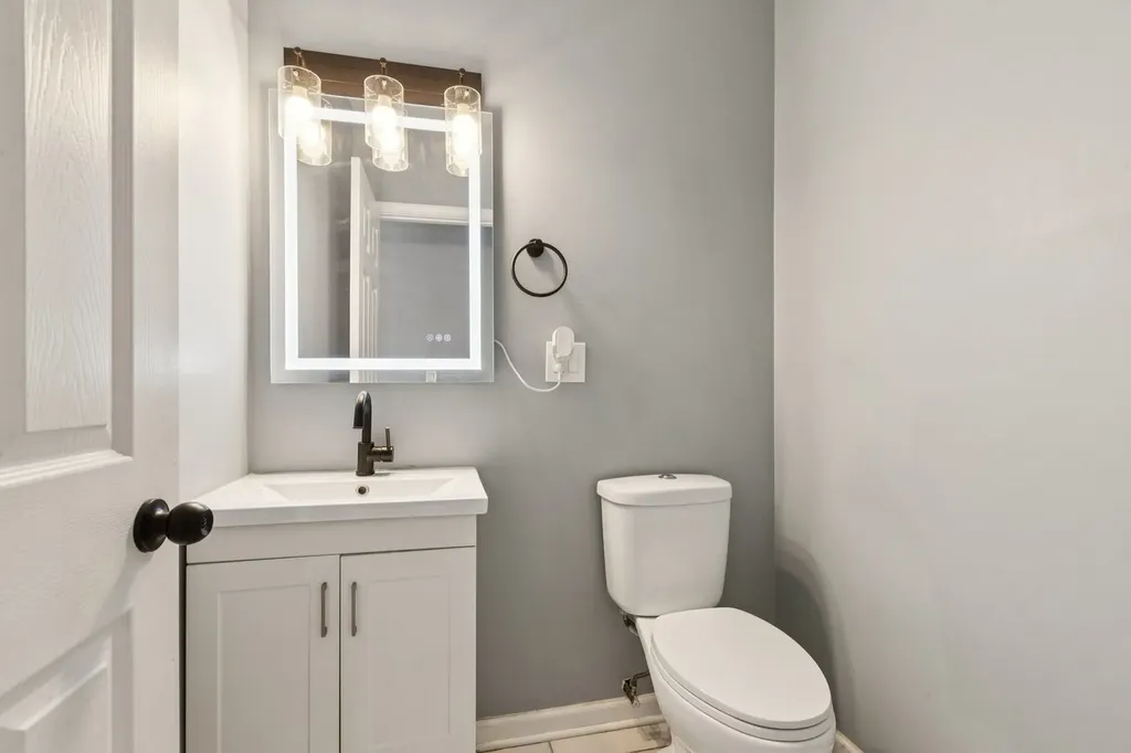 9935 South Winston Avenue Chicago IL 60643