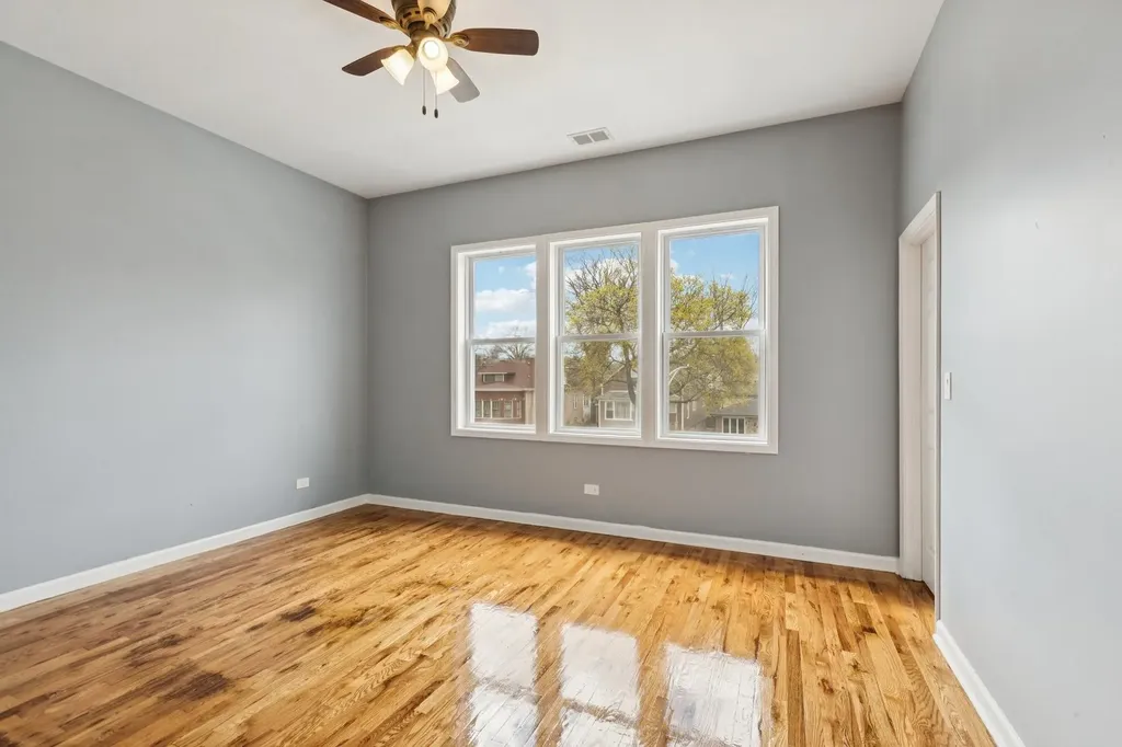 9935 South Winston Avenue Chicago IL 60643