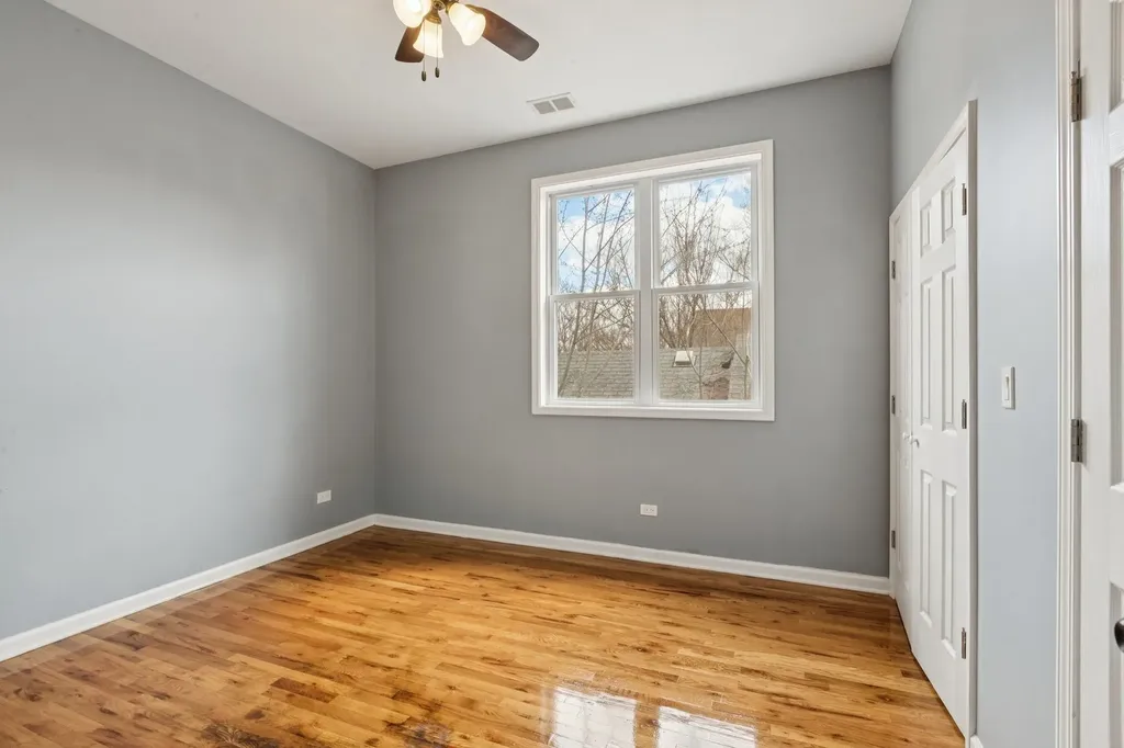 9935 South Winston Avenue Chicago IL 60643
