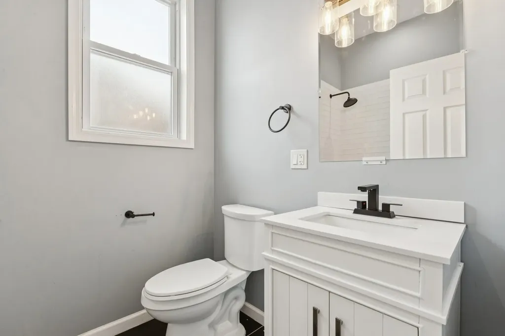9935 South Winston Avenue Chicago IL 60643