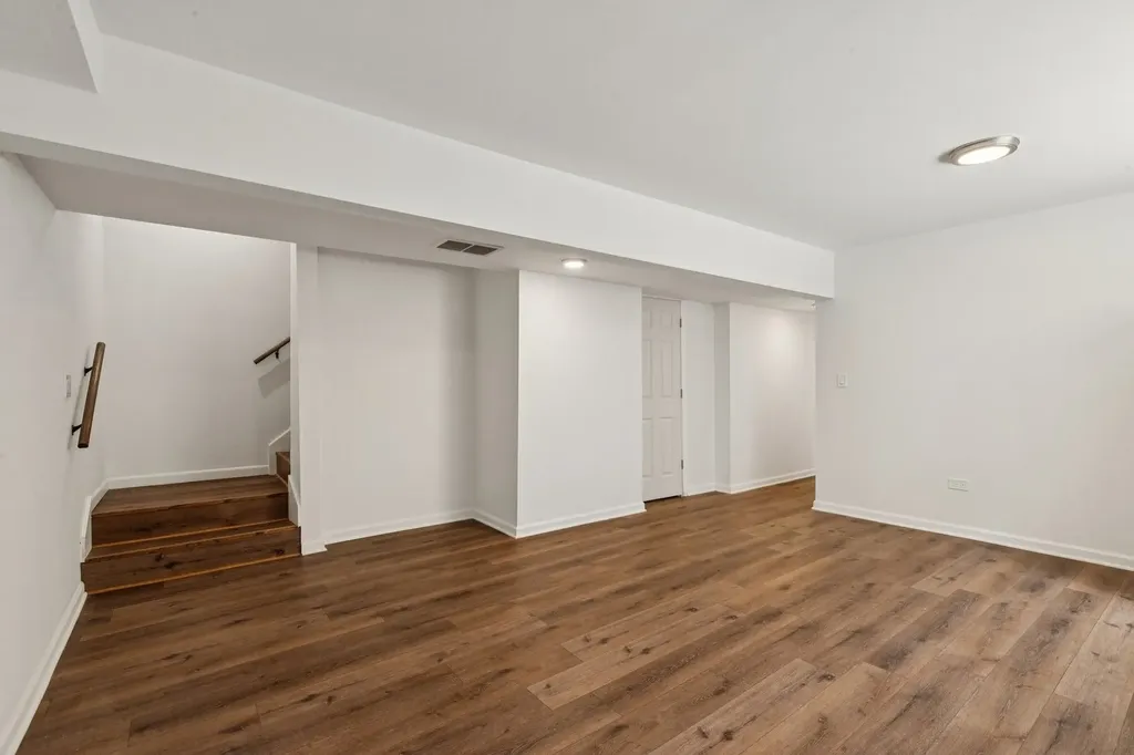9935 South Winston Avenue Chicago IL 60643
