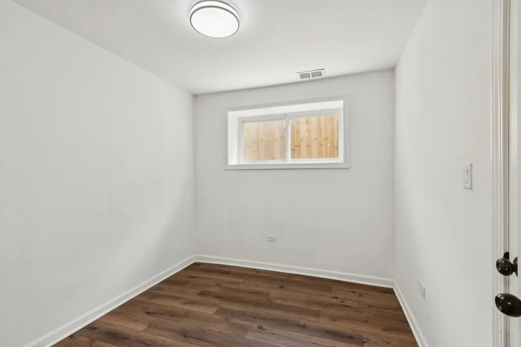 9935 South Winston Avenue Chicago IL 60643