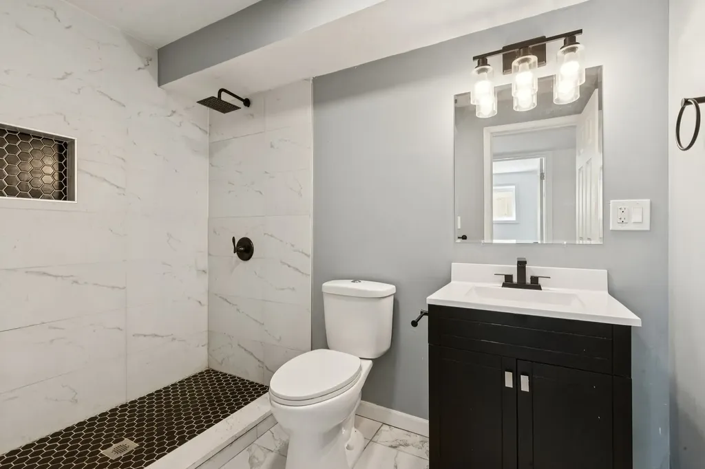 9935 South Winston Avenue Chicago IL 60643