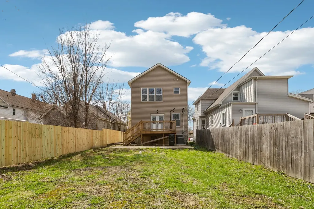 9935 South Winston Avenue Chicago IL 60643