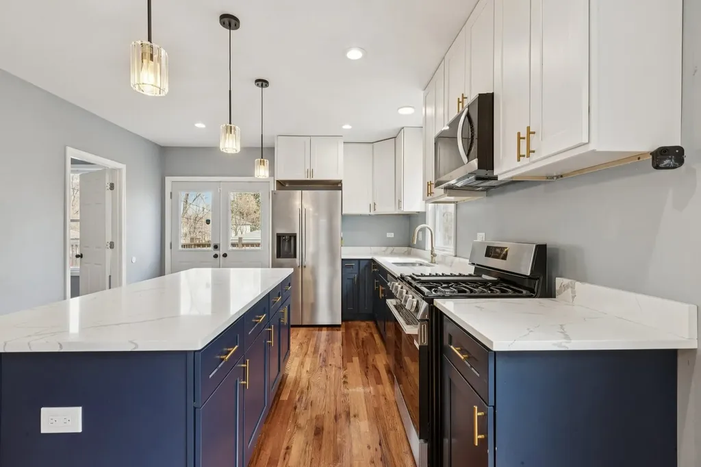 9935 South Winston Avenue Chicago IL 60643