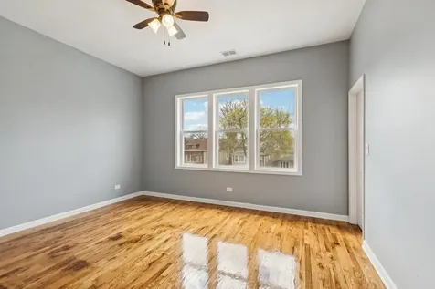 9935 South Winston Avenue Chicago IL 60643