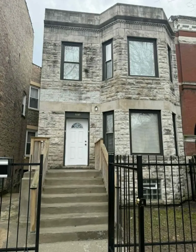 3339 West Monroe Street Chicago IL 60624