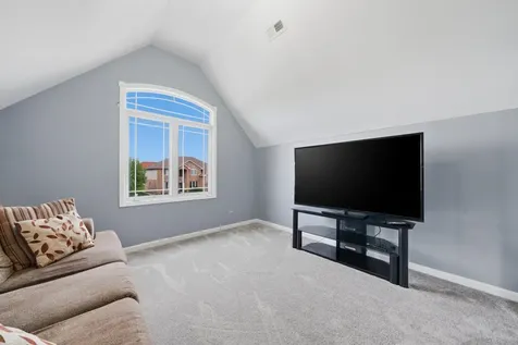 909 Berkshire Drive Matteson IL 60443