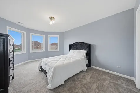 909 Berkshire Drive Matteson IL 60443