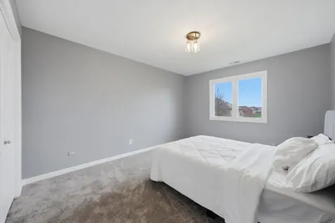 909 Berkshire Drive Matteson IL 60443