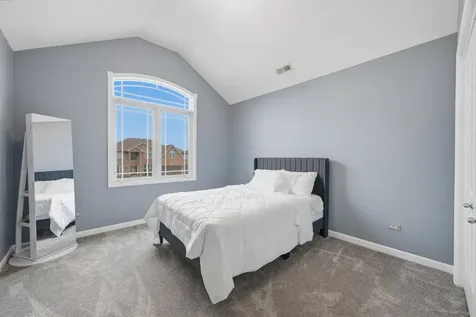 909 Berkshire Drive Matteson IL 60443