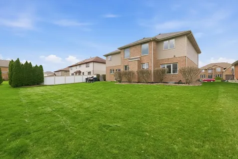 909 Berkshire Drive Matteson IL 60443