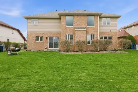 909 Berkshire Drive Matteson IL 60443