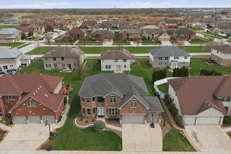 909 Berkshire Drive Matteson IL 60443