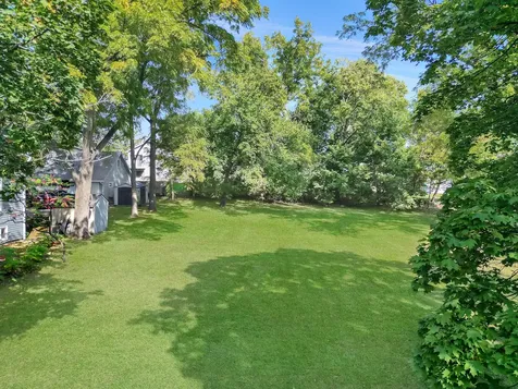 212 West Ellis Avenue Libertyville IL 60048