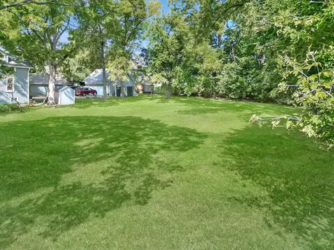 212 West Ellis Avenue Libertyville IL 60048