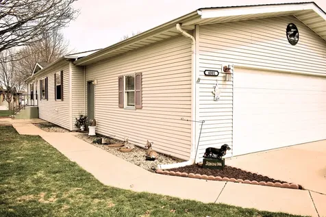 4001 Greenspire Belvidere IL 61008
