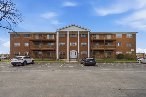 6135 West 94th Street Oak Lawn IL 60453