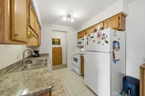 6135 West 94th Street Oak Lawn IL 60453