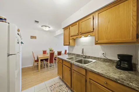 6135 West 94th Street Oak Lawn IL 60453