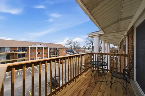 6135 West 94th Street Oak Lawn IL 60453