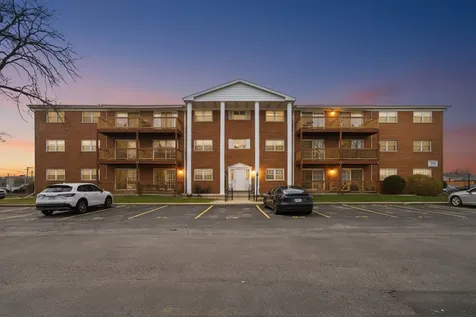 6135 West 94th Street Oak Lawn IL 60453