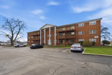 6135 West 94th Street Oak Lawn IL 60453