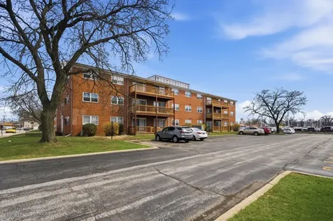 6135 West 94th Street Oak Lawn IL 60453