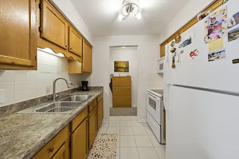 6135 West 94th Street Oak Lawn IL 60453