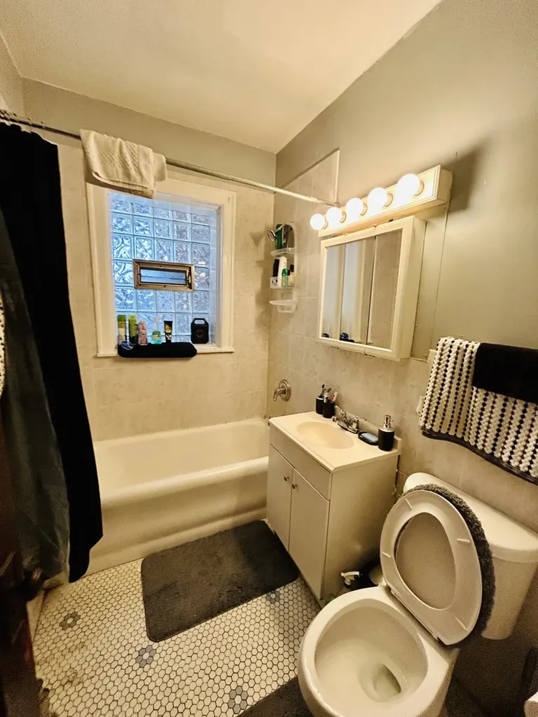 7356 South Eberhart Avenue Chicago IL 60617