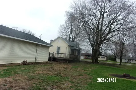 309 North Colfax Street Crescent City IL 60928