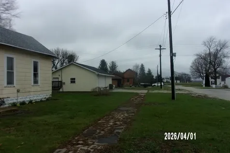 309 North Colfax Street Crescent City IL 60928
