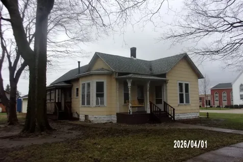 309 North Colfax Street Crescent City IL 60928