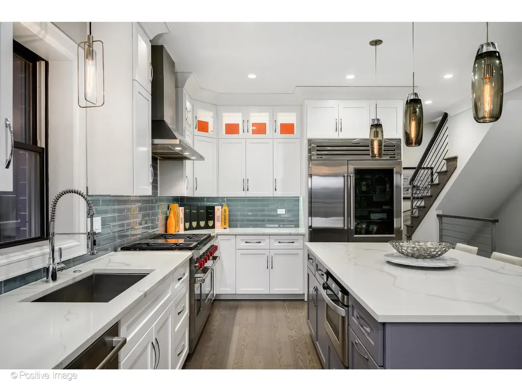 2042 North Burling Street Chicago IL 60614