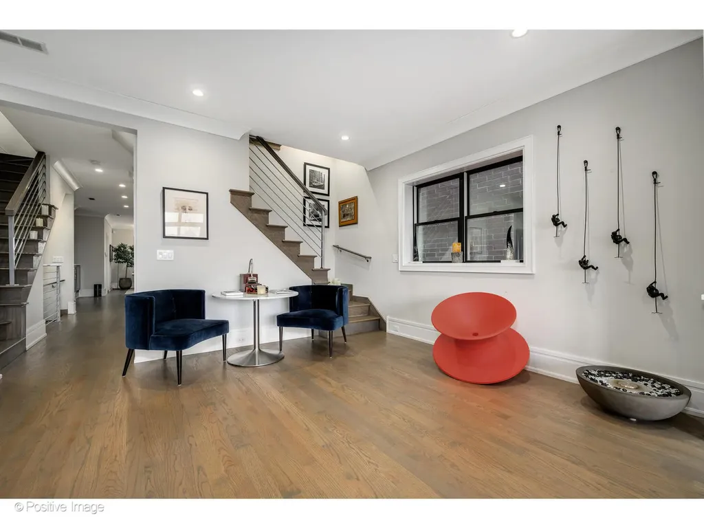 2042 North Burling Street Chicago IL 60614