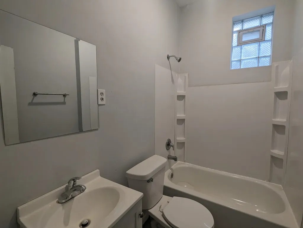 3544 North Halsted Street Chicago IL 60657