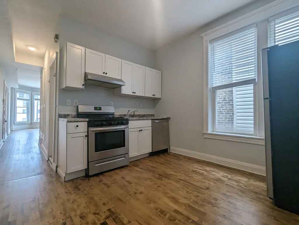 3544 North Halsted Street Chicago IL 60657