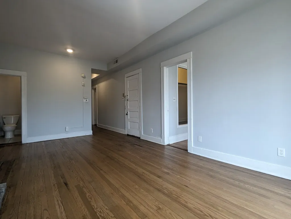 3544 North Halsted Street Chicago IL 60657