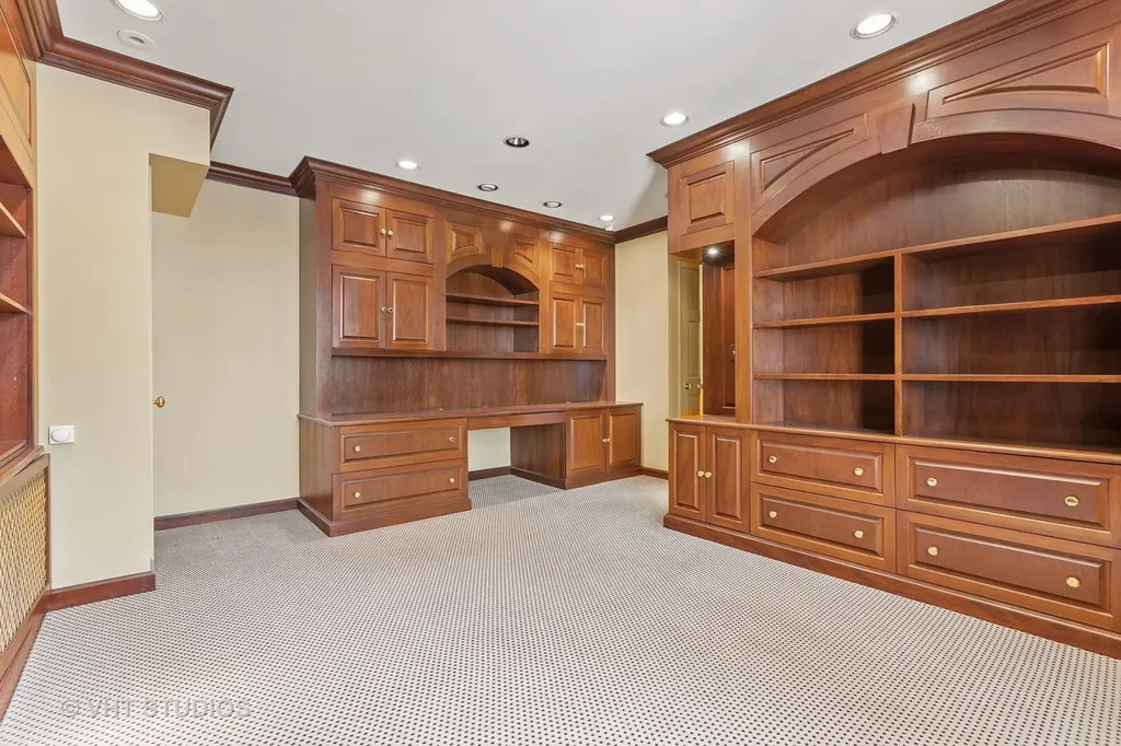 220 East Walton Place Chicago IL 60611
