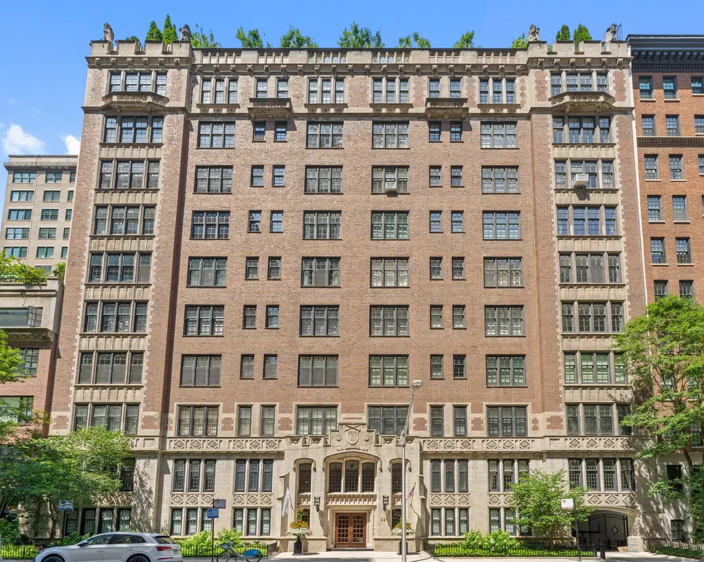 220 East Walton Place Chicago IL 60611