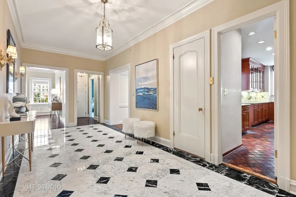 220 East Walton Place Chicago IL 60611
